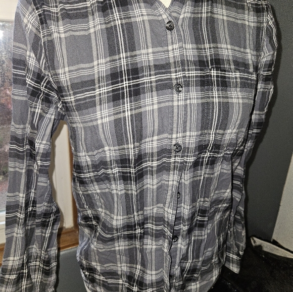 SO Womans Long Sleeve Flannel Size S - Picture 2 of 11